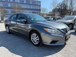 Grau Gebraucht 2016 Nissan Altima Limousine | 4.999 €