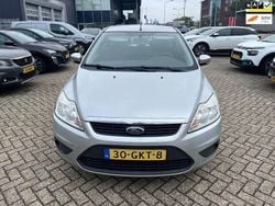 Grau Gebraucht 2008 Ford Focus Trend Limousine | 1.950 € (Fairer Preis)
