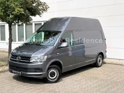 Grau Gebraucht 2017 VW T6 Van | 25.980 €