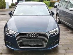 Blau Gebraucht 2017 Audi A3 Sportback e-tron Design Limousine | 14.800 € (Fairer Preis)