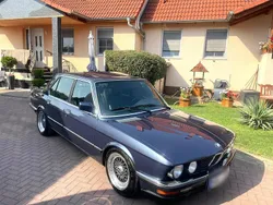Blau Gebraucht 1985 BMW M5 Limousine | 68.900 €