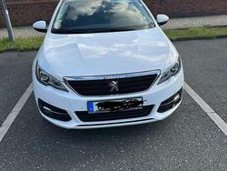 Weiß Gebraucht 2018 Peugeot 308 SW Active Kombi | 8.700 € (Guter Preis)