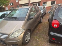 Gelb Gebraucht 2005 Mercedes A150 Kleinwagen | 2.500 € (Fairer Preis)