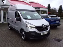 Platingrau Gebraucht 2020 Renault Trafic Komfort Van | 23.990 € (Superpreis)