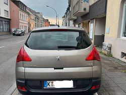 Grau Gebraucht 2010 Peugeot 3008 Platinum Limousine | 5.999 € (Etwas zu teuer)