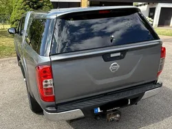 Grau Gebraucht 2018 Nissan Navara S Abholung | 26.500 € (Teuer)