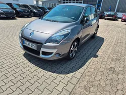 Grau Gebraucht 2011 Renault Scénic III Bose Edition Van / Kleinbus | 6.300 € (Guter Preis)