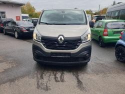 Braun Gebraucht 2017 Renault Trafic Van / Kleinbus | 10.799 €