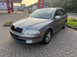Grau Gebraucht 2006 Skoda Octavia Kombi | 1.800 € (Superpreis)