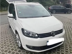 Weiß Gebraucht 2013 VW Touran Life Van / Kleinbus | 8.199 € (Fairer Preis)