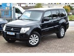 Black (metallic) Gebraucht 2012 Mitsubishi Pajero Inform SUV | 15.990 € (Guter Preis)