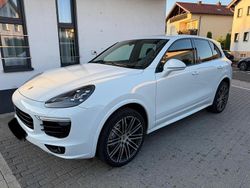 Weiß Gebraucht 2016 Porsche Cayenne SUV | 26.900 € (Fairer Preis)
