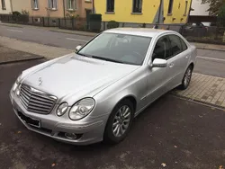Silber Gebraucht 2007 Mercedes E200 Elegance Limousine | 4.440 €
