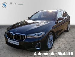 Sophistograu brillanteffekt me Gebraucht 2023 BMW 530 Luxury Line Kombi | 34.980 € (Guter Preis)