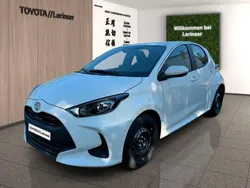 Super white 2 Neu 2025 Toyota Yaris Hybrid Business Edition Limousine | 25.790 € (Fairer Preis)