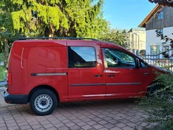 Rot Gebraucht 2017 VW Caddy Maxi Van / Kleinbus | 12.750 € (Superpreis)