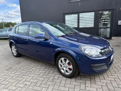 Blau Gebraucht 2005 Opel Astra Edition Limousine | 1.350 € (Etwas zu teuer)