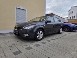 Grau Gebraucht 2010 Kia Ceed Kleinwagen | 3.900 € (Fairer Preis)