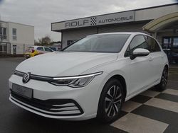 Weiß pure white Gebraucht 2021 VW Golf VIII United Limousine | 17.980 € (Fairer Preis)