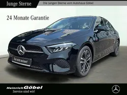 Unilack nachtschwarz Gebraucht 2024 Mercedes A200 Progressive Limousine | 33.900 € (Teuer)