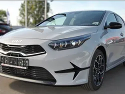 Wolfgrau metallic Gebraucht 2025 Kia Ceed 2 Limousine | 22.900 € (Guter Preis)