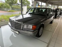 Grau Gebraucht 1987 Mercedes 260 Limousine | 7.990 €