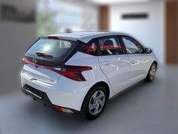 Metallic Gebraucht 2023 Hyundai i20 Essential | 17.730 € (Fairer Preis)