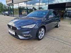 Grau Gebraucht 2024 Seat Leon FR Limousine | 29.204 € (Fairer Preis)