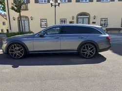 Grau Gebraucht 2017 Mercedes E220 Kombi | 39.400 €