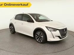 Weiß Gebraucht 2021 Peugeot e-208 GT Kleinwagen | 18.960 € (Fairer Preis)