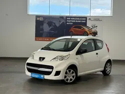 Weiß Gebraucht 2012 Peugeot 107 Access Kleinwagen | 3.999 € (Etwas zu teuer)