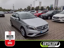 Silber (metallic) Gebraucht 2015 Mercedes A180 Urban Limousine | 17.990 € (Fairer Preis)