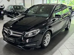Schwarz Gebraucht 2015 Mercedes B180 Van / Kleinbus | 11.990 € (Fairer Preis)