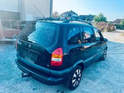 Schwarz Gebraucht 2002 Opel Zafira Van / Kleinbus | 2.299 € (Fairer Preis)