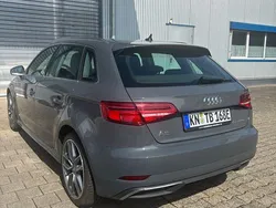 Grau Gebraucht 2020 Audi A3 Sportback e-tron Sport Limousine | 19.500 € (Guter Preis)