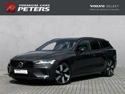 Grau Gebraucht 2022 Volvo V60 Plus Kombi | 40.999 € (Fairer Preis)