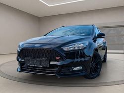 Schwarz Gebraucht 2016 Ford Focus ST Limousine | 12.293 € (Fairer Preis)