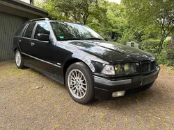 Schwarz Gebraucht 1998 BMW 323 Kombi | 3.099 € (Guter Preis)