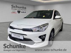 Weiß Gebraucht 2023 Kia Rio Limousine | 17.890 € (Etwas zu teuer)