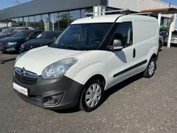 Weiß Gebraucht 2017 Opel Combo Van / Kleinbus | 7.749 € (Guter Preis)