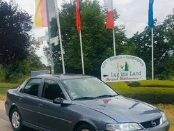 Blau Gebraucht 2001 Opel Vectra Limousine | 1.980 € (Etwas zu teuer)