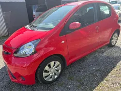 Rot Gebraucht 2013 Toyota Aygo Kleinwagen | 2.300 € (Fairer Preis)