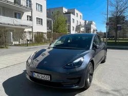 Grau Gebraucht 2021 Tesla Model 3 Standard Range Plus Limousine | 25.500 € (Guter Preis)
