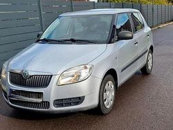 Silber Gebraucht 2010 Skoda Fabia Limousine | 3.399 € (Fairer Preis)