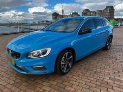 Blau Gebraucht 2014 Volvo V60 Kombi | 22.500 €