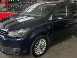 Night blue Gebraucht 2015 VW Touran Cup Van / Kleinbus | 10.750 € (Fairer Preis)