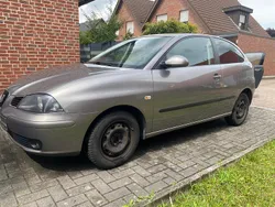 Grau Gebraucht 2005 Seat Ibiza Kleinwagen | 3.290 €