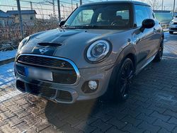 Grau Gebraucht 2017 Mini Cooper S Kleinwagen | 16.700 € (Fairer Preis)