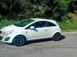 Weiß Gebraucht 2012 Opel Corsa Color Edition Limousine | 2.500 € (Superpreis)