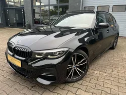 Schwarz Gebraucht 2022 BMW 320 M Sport Kombi | 25.900 € (Guter Preis)